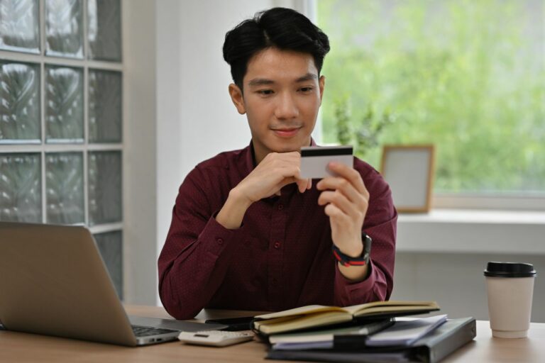 HSBC Live+ Cashback Credit Card in the Philippines Review (2025)