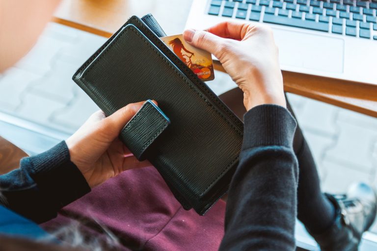 The Best Credit Cards in the Philippines for Online Shopping 2019
